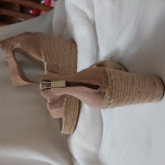 Kenneth Cole New York womens Olivia T Strap wedges - Picture 5 of 12